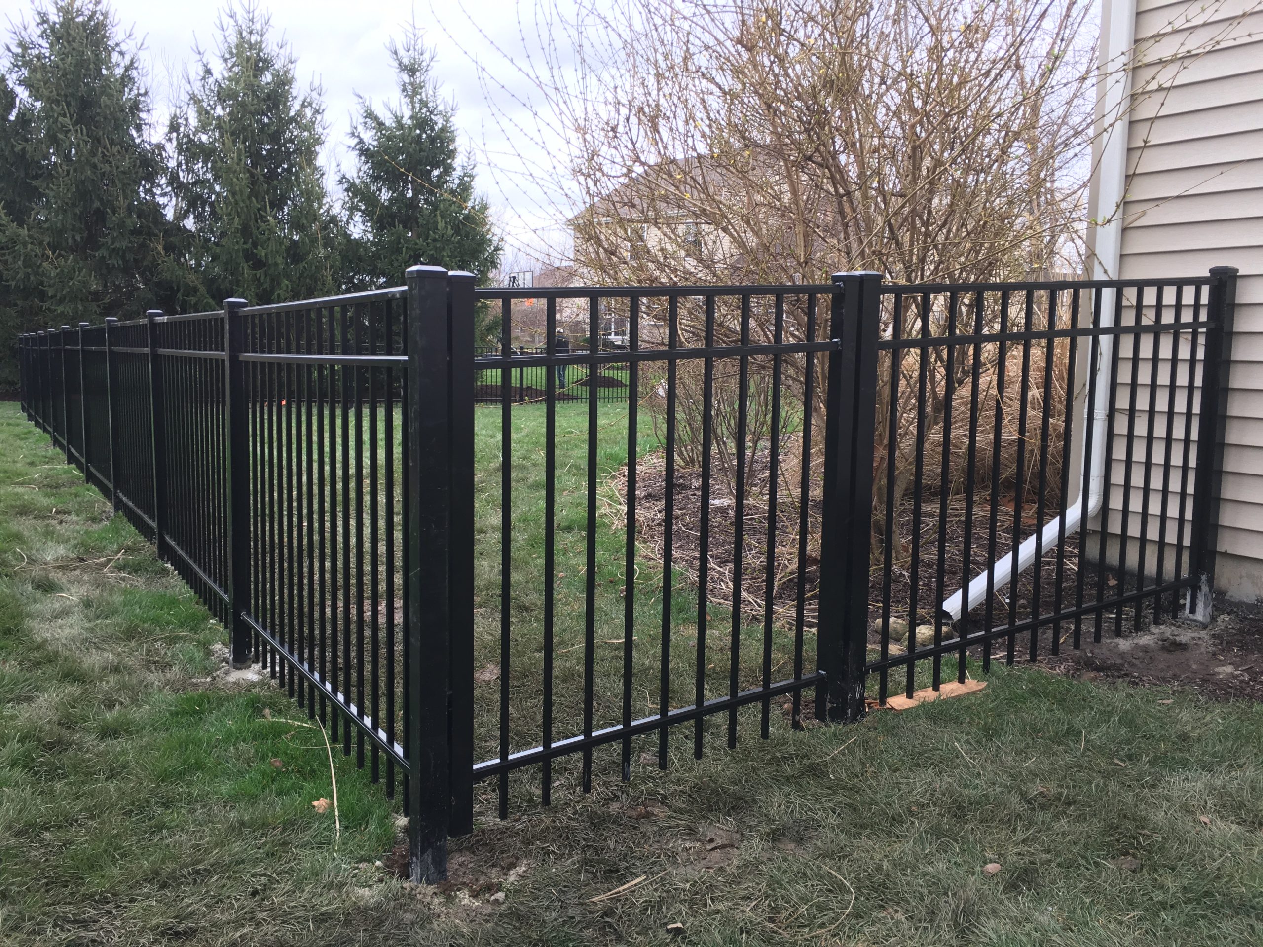 aluminum fence contractors